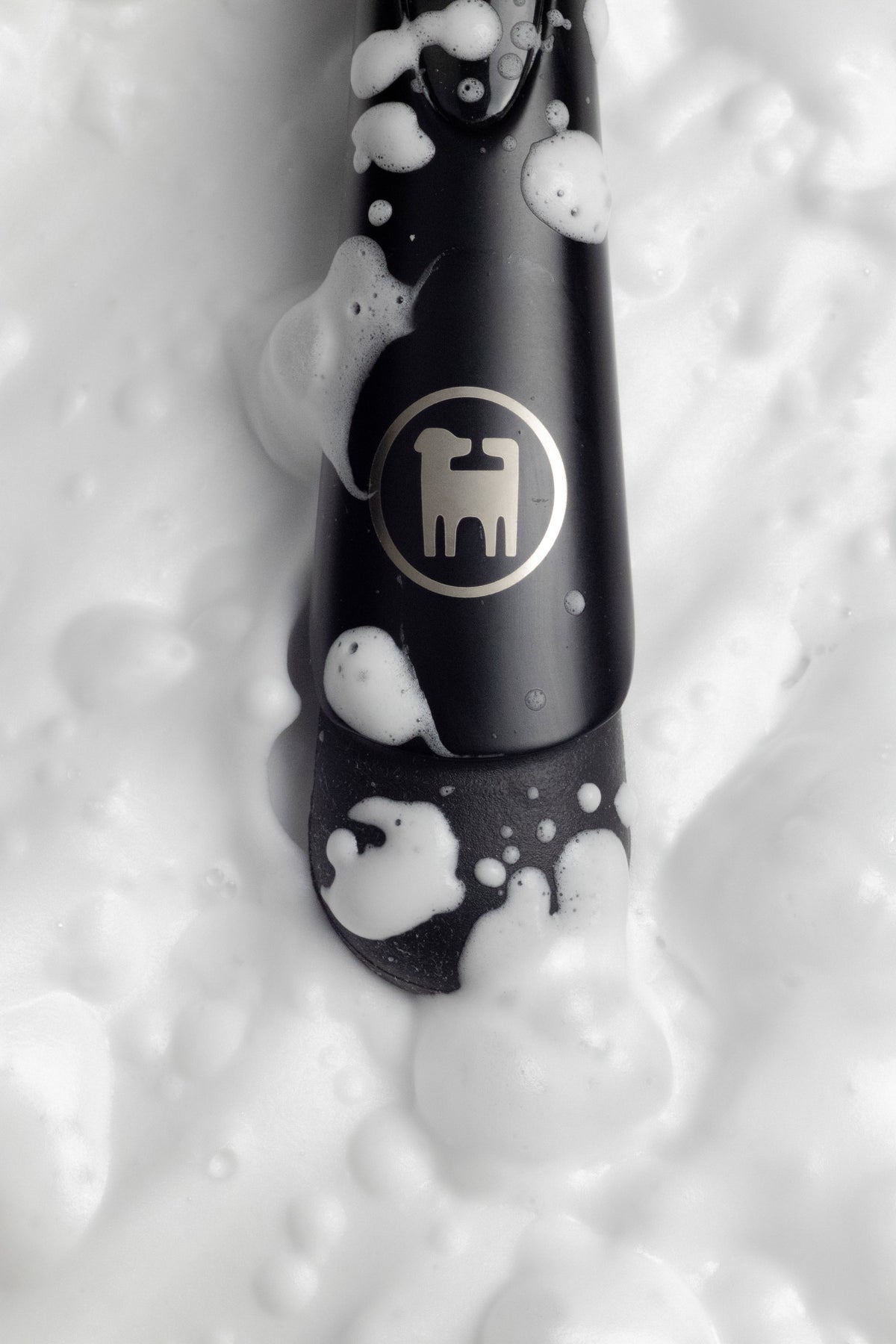 Flynny's razor with shaving cream and logo badge